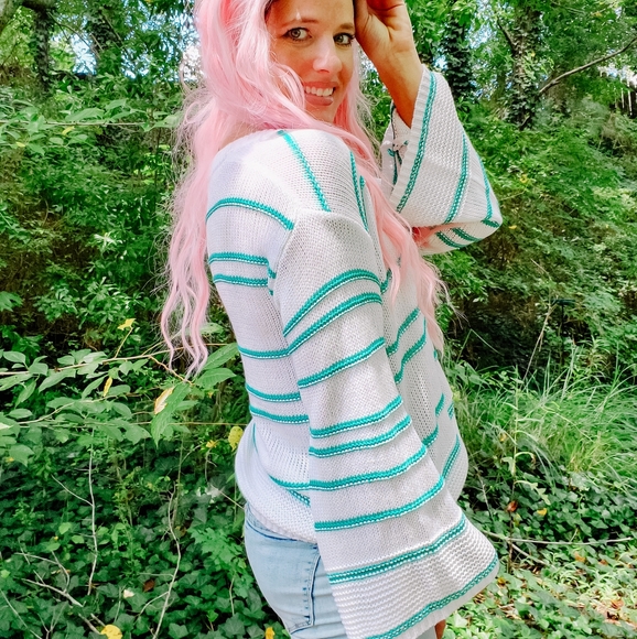 Bell sleeve stripe lightweight sweater - Picture 6 of 7